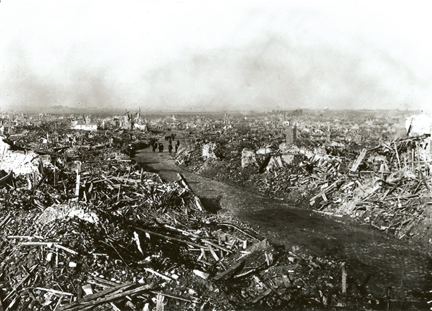 Ruines Lens suite à la Première Guerre mondiale en Artois