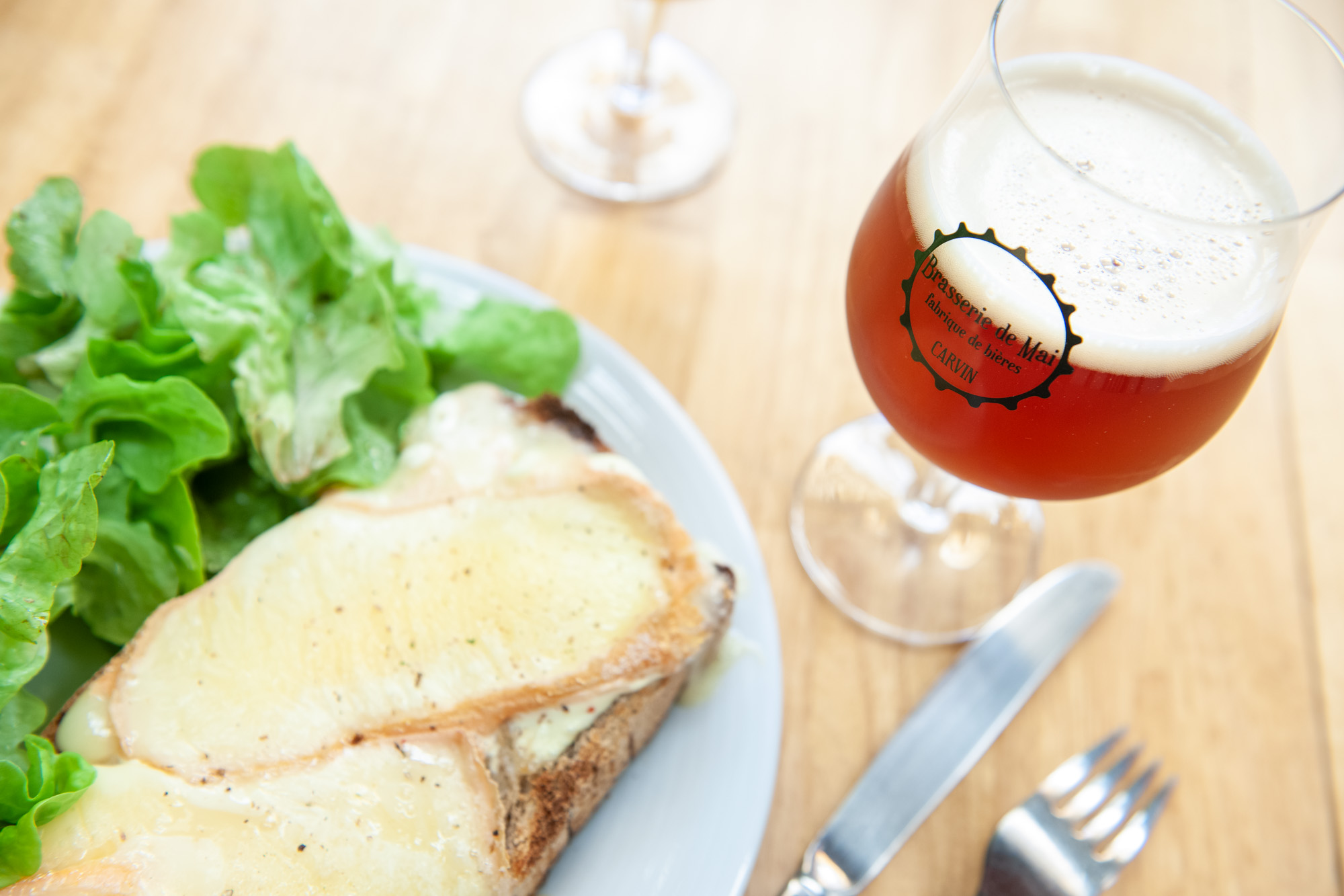 Déjeuner avec la fameuse tartine aux drêches - Brasserie de Mai - Week-end bière