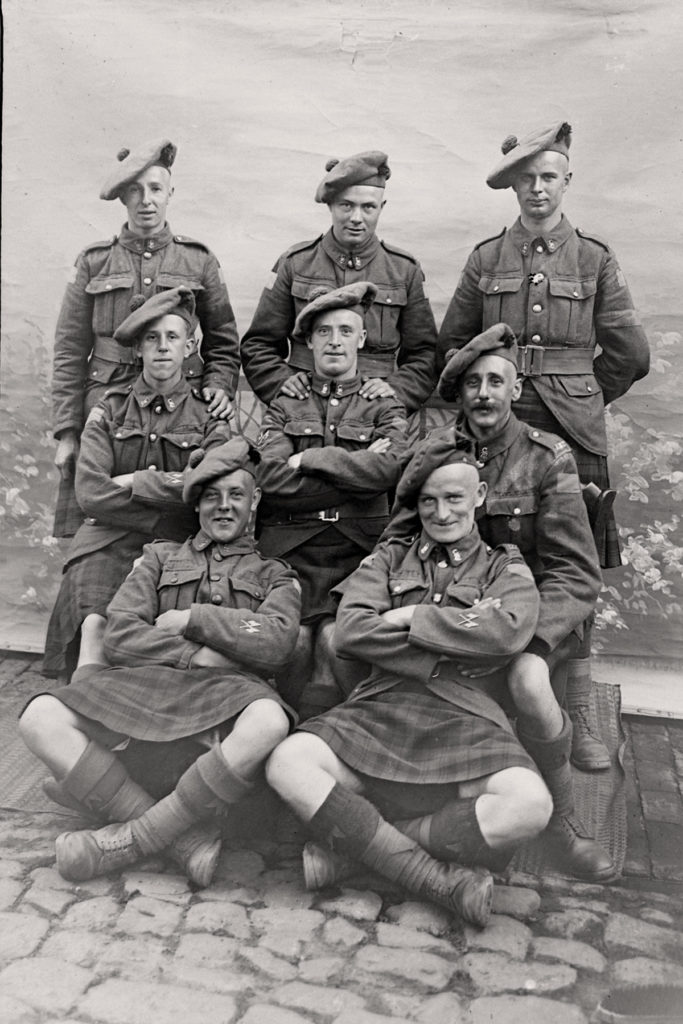 Photographie de soldats écossais - Dans l'objectif de Mina